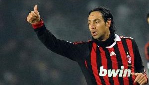 内斯塔：05年决赛半场米兰没有庆祝 这是利物浦一个傻瓜造谣的