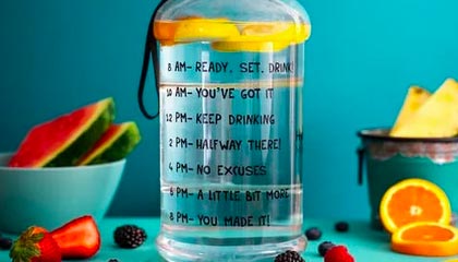 夸张!7轮13球!瓦科补时破门完成双响,泰山再度扳平2-2申花