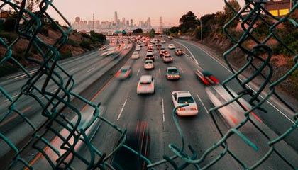 夸张！7轮13球！瓦科补时破门完成双响，泰山再度扳平2-2申花